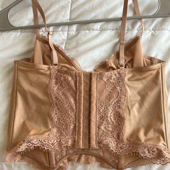 Never worn Abercrombie corset nude top - Picture 2 of 2